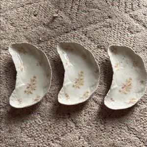 Vintage Floral Crescent Dishes - Set of 3